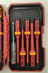R'DEER 13 PC INSULATED SCREWDRIVER SET